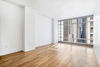 18 W 48th St in New York, NY - Building Photo - Building Photo