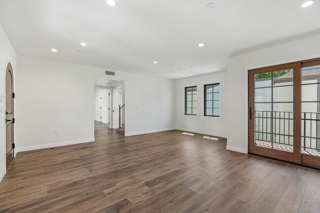 388 S Los Robles Ave in Pasadena, CA - Building Photo - Building Photo