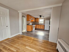 1162 Main Ave in Warwick, RI - Building Photo - Building Photo