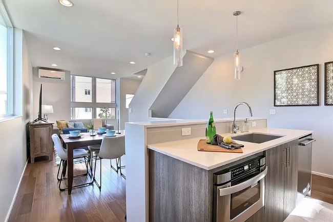 8507 18th Ave NW in Seattle, WA - Foto de edificio - Building Photo