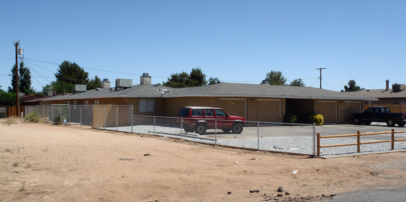 15578 Tonekai Rd in Apple Valley, CA - Building Photo