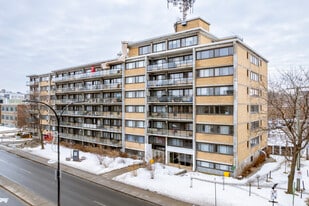 Côte Vertu in St. Laurent, QC - Building Photo