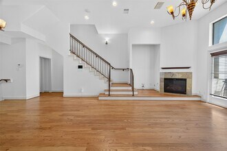 5018 Lillian St in Houston, TX - Building Photo - Building Photo