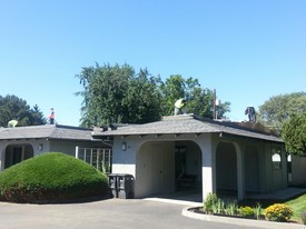 Sunrise Villas Apartments in Kennewick, WA - Building Photo