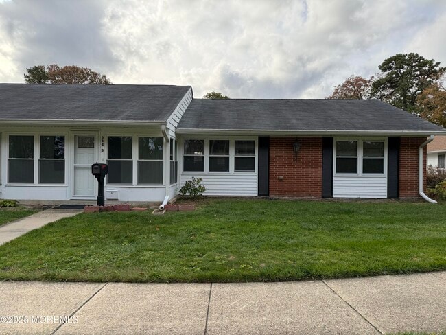 664D Plymouth Dr in Lakewood, NJ - Building Photo - Building Photo