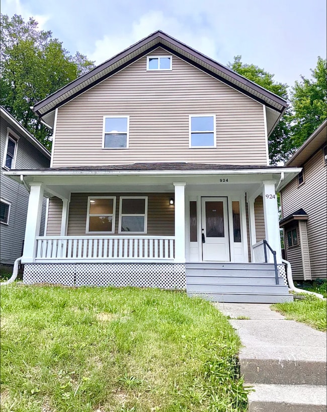 property at 924 E Stewart St