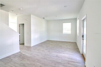 11425 Listening Dr in Orlando, FL - Building Photo - Building Photo