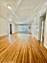 1850 N La Brea Ave in Los Angeles, CA - Building Photo