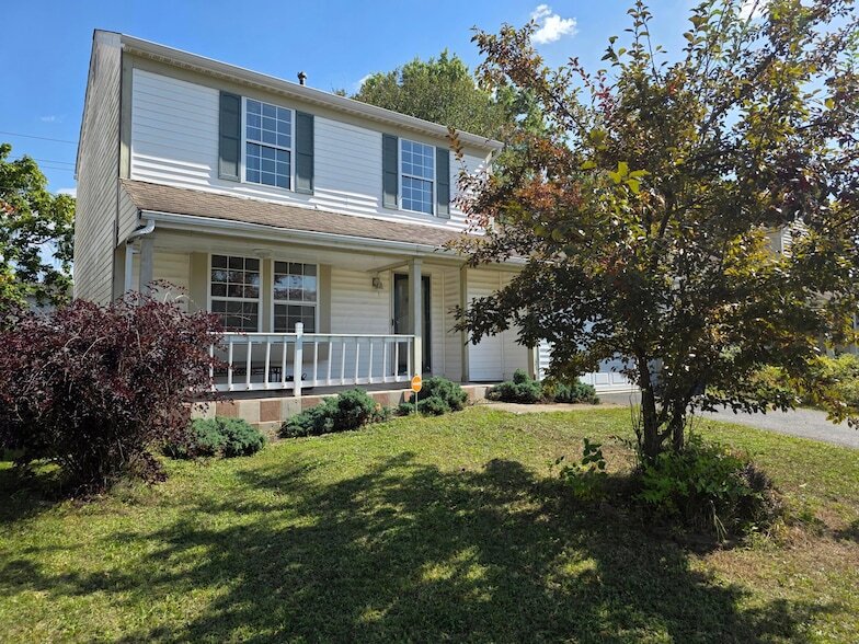 7006 Finchley Dr in Reynoldsburg, OH - Building Photo
