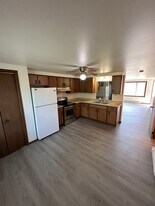 416-418 W 17th Ave in Oshkosh, WI - Building Photo