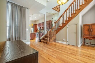 2140 W Monroe St in Chicago, IL - Building Photo - Building Photo