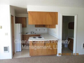 4125 Henry Ct in Eugene, OR - Building Photo - Building Photo