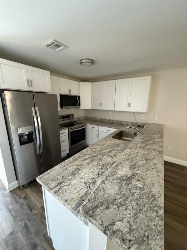 1025 SE 12th St