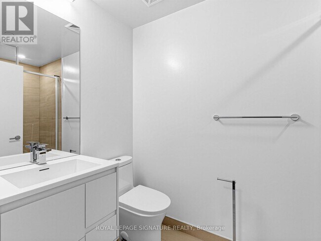 5 Quarrington Ln in Toronto, ON - Building Photo - Building Photo