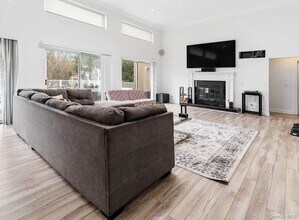 32 Lewis Rd in East Quogue, NY - Building Photo - Building Photo