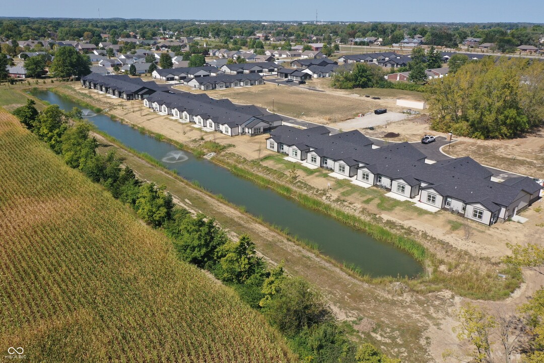 2011 Chambers Dr in Franklin, IN - Building Photo