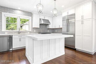 2 Sound View Terrace in Greenwich, CT - Building Photo - Building Photo