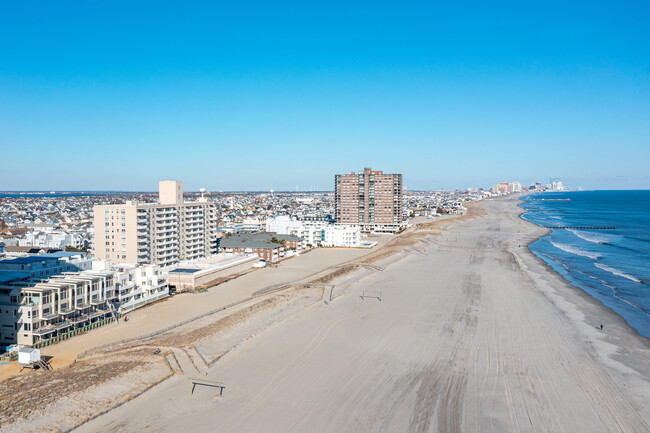 Margate Towers in Margate City, NJ - Foto de edificio - Building Photo