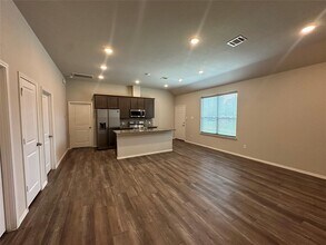 15063 Arrowhead Loop E in Willis, TX - Building Photo - Building Photo