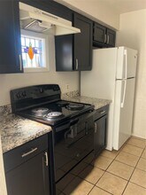 6111 Beverly Hill St in Houston, TX - Building Photo - Building Photo