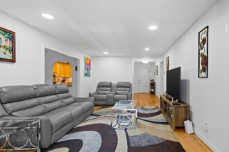 11430 Strand Dr in Rockville, MD - Building Photo - Building Photo