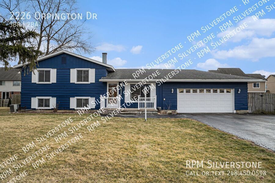 2226 Orpington Rd in Troy, MI - Building Photo