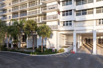 Plaza South Condominium in Fort Lauderdale, FL - Building Photo - Building Photo