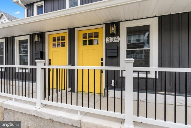 334 Maple Ave in Ambler, PA - Foto de edificio - Building Photo
