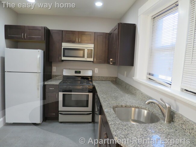 9 Upland Rd in Cambridge, MA - Foto de edificio - Building Photo