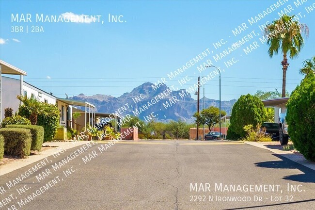 2292 N Ironwood Dr in Apache Junction, AZ - Foto de edificio - Building Photo