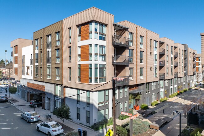 Capital Square in Fremont, CA - Building Photo - Building Photo