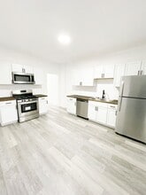 949 Freeland St in Pittsburgh, PA - Building Photo - Building Photo