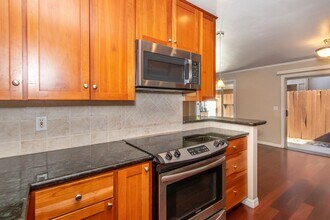 2018 Pacific Beach Dr in San Diego, CA - Building Photo - Building Photo
