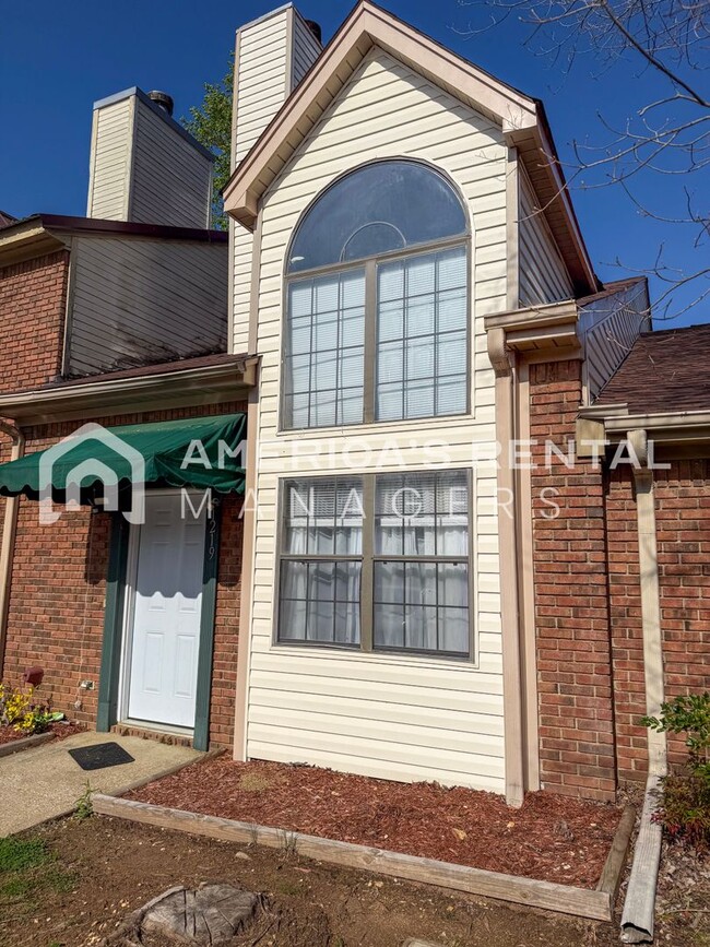 property at 1219 Magnolia Pl