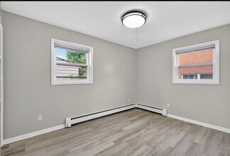 800 13th St in West Des Moines, IA - Building Photo - Building Photo