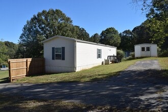 90 Pine Ridge Dr in Taylorsville, NC - Building Photo - Building Photo