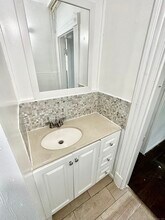 225 Willow St-Unit -3 in Waterbury, CT - Foto de edificio - Building Photo