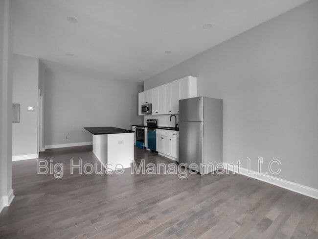 property at 707 Druid Park Lake Dr