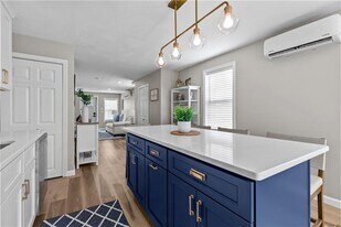 230 Cedar Ave in Portsmouth, RI - Building Photo