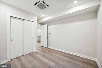 3449 Scotts Ln, Unit A409 in Philadelphia, PA - Building Photo - Building Photo