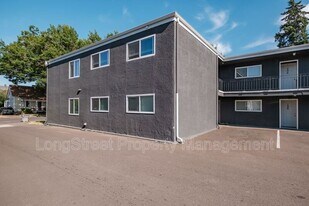 205 SE 6th Ave in Albany, OR - Building Photo