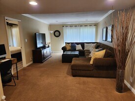 1050 E Ramon Rd, Unit Will Advise in Palm Springs, CA - Building Photo