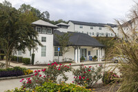 Overlook at Sugar Hill in Sugar Hill, GA - Foto de edificio - Building Photo