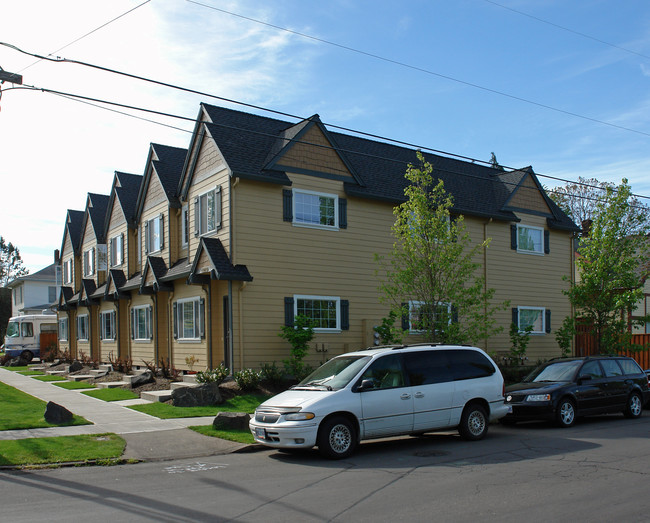 1054-1062 SW Adams Ave in Corvallis, OR - Building Photo - Building Photo