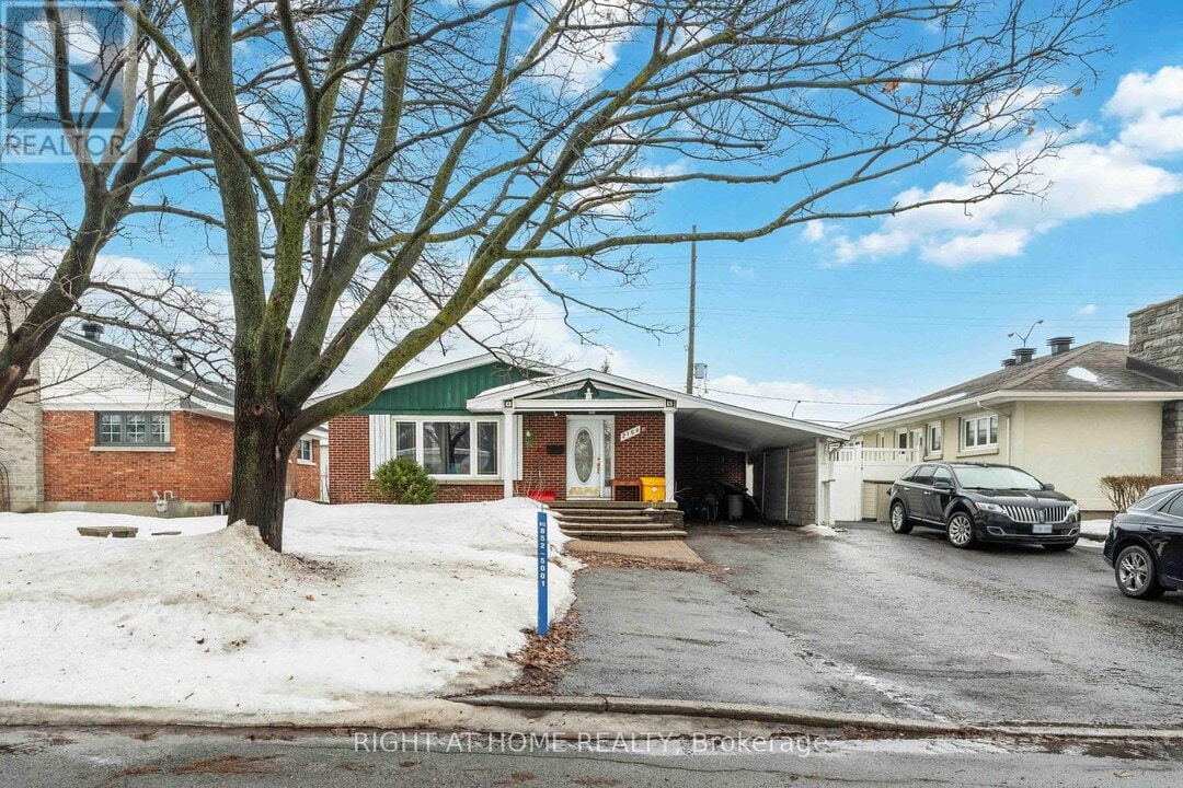 2160 Queensgrove Rd in Ottawa, ON - Building Photo