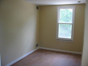 51 Bates St, Unit 1 in Pittsburgh, PA - Foto de edificio - Building Photo