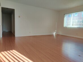 228 Newport Ave, Unit #1 in Long Beach, CA - Building Photo - Building Photo