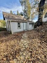 336 N School St in Grass Valley, CA - Building Photo - Building Photo