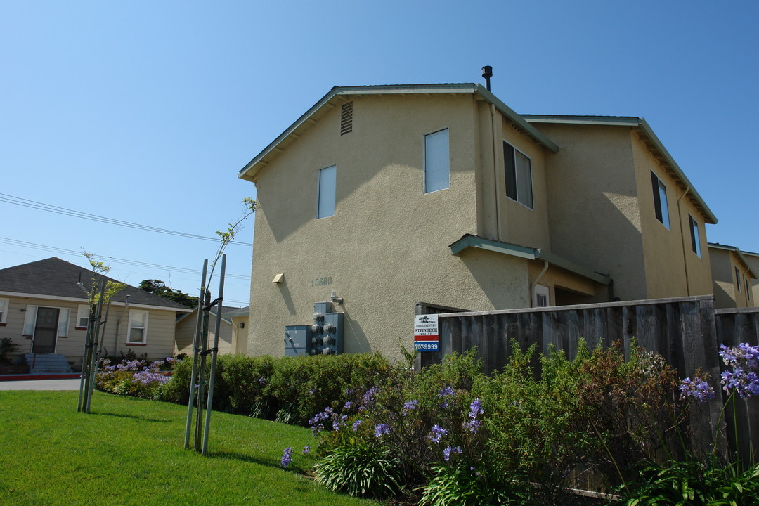 10660 Mcdougall St in Castroville, CA - Building Photo