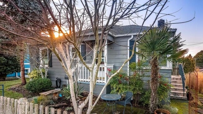 4803 SW Lander St in Seattle, WA - Building Photo - Building Photo